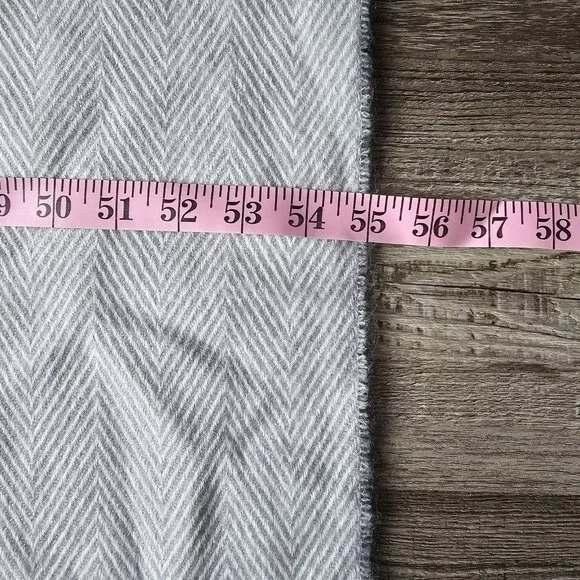 Throw Blanket Picnic Wine Vineyard Gray White Chevron Fringe Soft Acrylic 55x72 - Picture 8 of 9